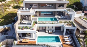 Seafront villas I \"Free\" Heated pools & 100m to Sea